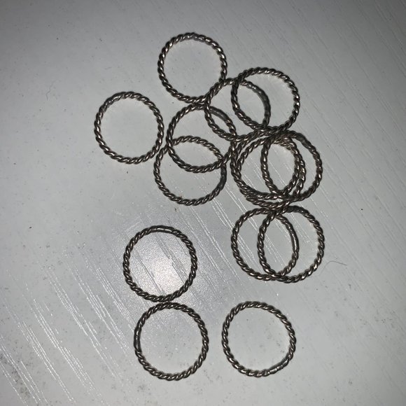 3 1/4 1.4mm Sterling Silver Thin Twist Ring - Picture 4 of 12